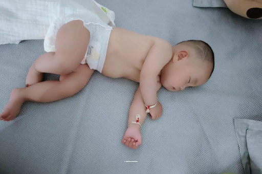 安陆宝宝多久会坐